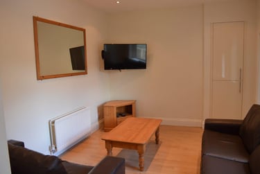 5 bed house, Helmsley Road, Jesmond Vale, Newcastle, NE21PP - Image 1